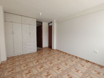 🏡 ¡Gran Oportunidad! Venta de Casa de 4 Pisos en Carapongo – Independiente y Rentable