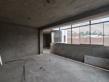 🏡 ¡Gran Oportunidad! Venta de Casa de 4 Pisos en Carapongo – Independiente y Rentable