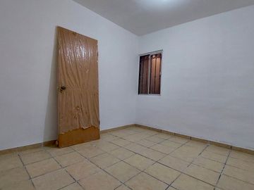 Casa en venta al sur de Hermosillo – Fraccionamiento Altares, 2 recámaras y opción a tercera