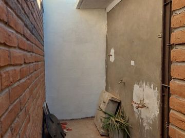 Casa en venta al sur de Hermosillo – Fraccionamiento Altares, 2 recámaras y opción a tercera