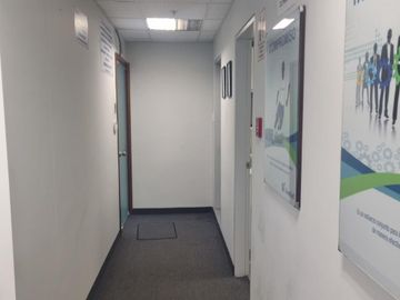 OFICINA ALQUILER LICENCIA 123 m2 A 3 CDRAS  RIVERA NAVARRETE SAN ISIDRO