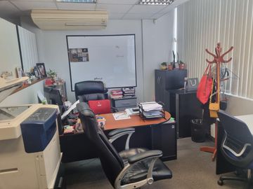 OFICINA ALQUILER LICENCIA 123 m2 A 3 CDRAS  RIVERA NAVARRETE SAN ISIDRO