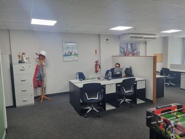 OFICINA ALQUILER LICENCIA 282 m2 A 3 CDRAS  RIVERA NAVARRETE SAN ISIDRO