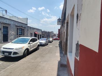 CASA EN EN EL CORAZON DE MORELIA $2,498,000(A CUADRAS DE LA CATEDRAL)