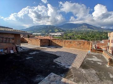 Venta hermosa casa, La Pedrera, Copacabana Antioquia.