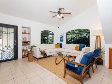 Disfruta la tranquilidad de la ribera en esta bonita casa en Mirasol!