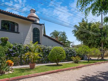 Disfruta la tranquilidad de la ribera en esta bonita casa en Mirasol!