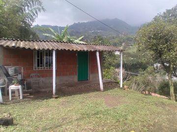Venta hermosa Casa Finca, Vereda Quebrada Arriba, Copacabana Antioquia.