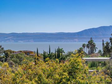 Inigualables vistas en esta hermosa casa!
