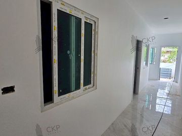 Single-storey townhouse (new), newly built in Soi Liap Khlong 8, next to 7-Eleven, size 29.3 sq wa.