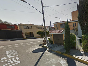 VENTA DE HERMOSA CASA