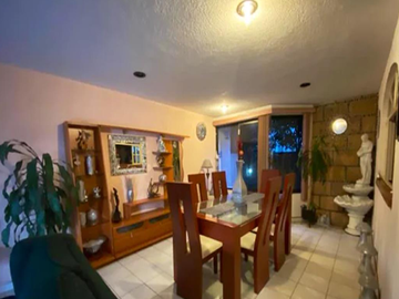 VENTA DE HERMOSA CASA