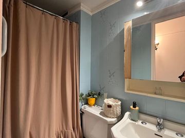 Se Vende 3dorm.+servicio, Estacionamiento. Metro Alcántara
