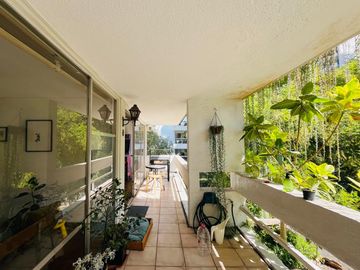 Se Vende 3dorm.+servicio, Estacionamiento. Metro Alcántara