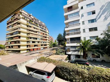 Se Vende 3dorm.+servicio, Estacionamiento. Metro Alcántara