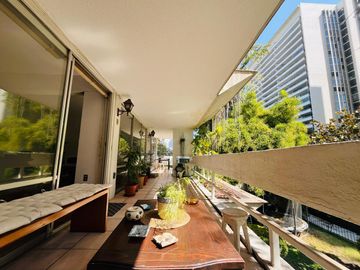 Se Vende 3dorm.+servicio, Estacionamiento. Metro Alcántara
