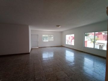 EN RENTA,  AMPLIO DEPARTAMENTO AVENIDA EMILIANO ZAPATA, 4 RECÁMARAS, ESTUDIO