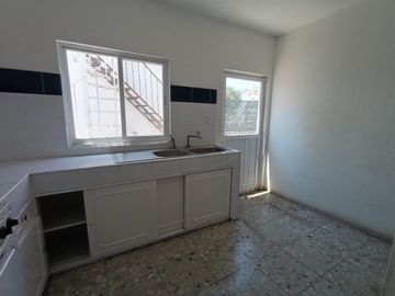 EN RENTA,  AMPLIO DEPARTAMENTO AVENIDA EMILIANO ZAPATA, 4 RECÁMARAS, ESTUDIO
