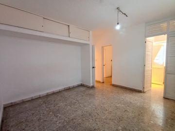 EN RENTA,  AMPLIO DEPARTAMENTO AVENIDA EMILIANO ZAPATA, 4 RECÁMARAS, ESTUDIO