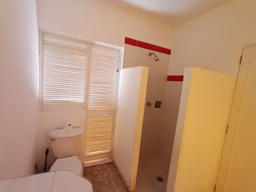 EN RENTA,  AMPLIO DEPARTAMENTO AVENIDA EMILIANO ZAPATA, 4 RECÁMARAS, ESTUDIO