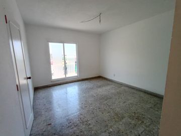 EN RENTA,  AMPLIO DEPARTAMENTO AVENIDA EMILIANO ZAPATA, 4 RECÁMARAS, ESTUDIO
