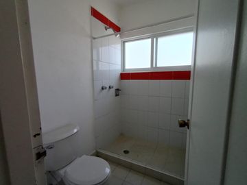 EN RENTA,  AMPLIO DEPARTAMENTO AVENIDA EMILIANO ZAPATA, 4 RECÁMARAS, ESTUDIO