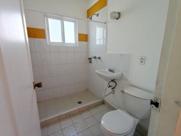 EN RENTA,  AMPLIO DEPARTAMENTO AVENIDA EMILIANO ZAPATA, 4 RECÁMARAS, ESTUDIO