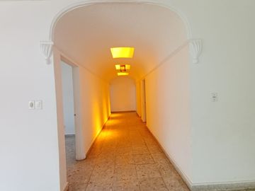 EN RENTA,  AMPLIO DEPARTAMENTO AVENIDA EMILIANO ZAPATA, 4 RECÁMARAS, ESTUDIO