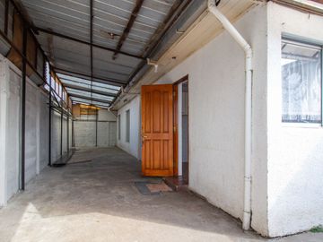 Amplia casa reformada en Badalona, Hualpén