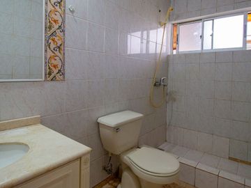 Amplia casa reformada en Badalona, Hualpén