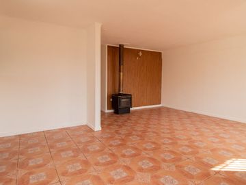 Amplia casa reformada en Badalona, Hualpén