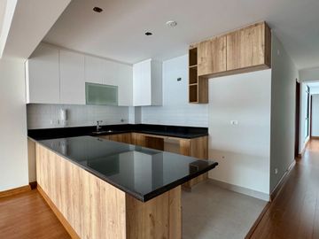 Se Vende Hermoso Departamento De Estreno De 3 Dormitorios Y 3 Baños Completos En La Aurora - Surco
