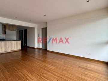 Se Vende Hermoso Departamento De Estreno De 3 Dormitorios Y 3 Baños Completos En La Aurora - Surco