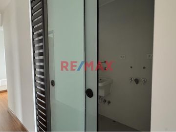 Se Vende Hermoso Departamento De Estreno De 3 Dormitorios Y 3 Baños Completos En La Aurora - Surco