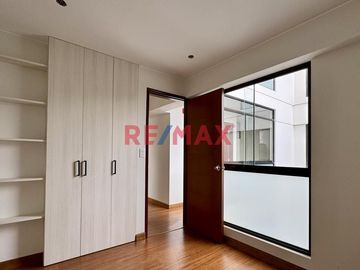 Se Vende Hermoso Departamento De Estreno De 3 Dormitorios Y 3 Baños Completos En La Aurora - Surco