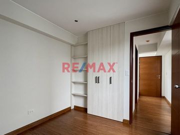 Se Vende Hermoso Departamento De Estreno De 3 Dormitorios Y 3 Baños Completos En La Aurora - Surco