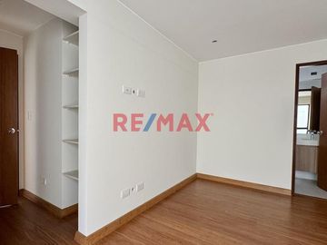 Se Vende Hermoso Departamento De Estreno De 3 Dormitorios Y 3 Baños Completos En La Aurora - Surco