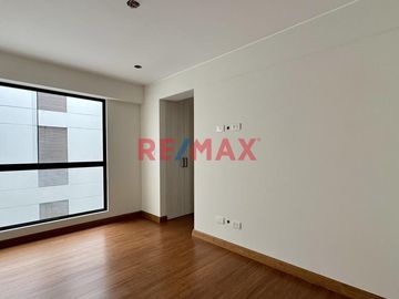 Se Vende Hermoso Departamento De Estreno De 3 Dormitorios Y 3 Baños Completos En La Aurora - Surco