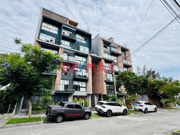 Se Vende Hermoso Departamento De Estreno De 3 Dormitorios Y 3 Baños Completos En La Aurora - Surco