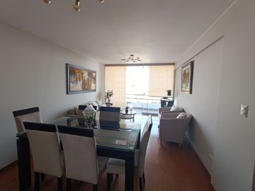 No para cualquiera, hermoso dúplex con cochera doble en venta, en Miraflores
