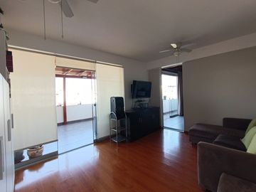 No para cualquiera, hermoso dúplex con cochera doble en venta, en Miraflores