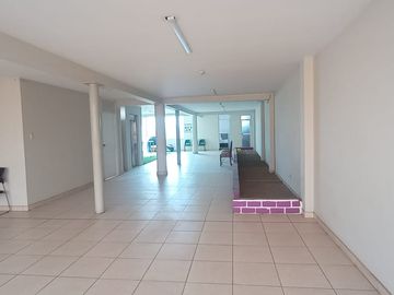 SE VENDE EDIFICIO DE 5 PISOS EN PLENA PANAMERICANA NORTE - PUENTE PIEDRA