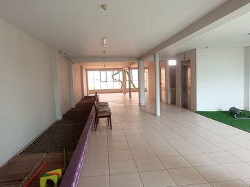 SE VENDE EDIFICIO DE 5 PISOS EN PLENA PANAMERICANA NORTE - PUENTE PIEDRA