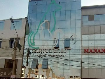 SE VENDE EDIFICIO DE 5 PISOS EN PLENA PANAMERICANA NORTE - PUENTE PIEDRA