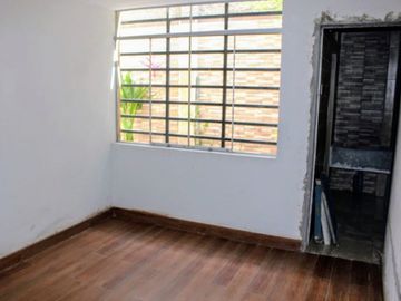 DEPARTAMENTO EN VENTA TIPO CASA FRENTE A PARQUE EN 1ER PISO EN LA URB COVIDA - LOS OLIVOS