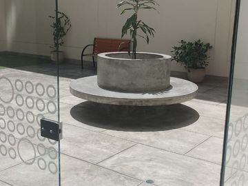 ALQUILO EXCELENTE DPTO. AMOBLADO  CERCADO DE LIMA FRENTE DEL PARQUE DE LAS AGUAS.