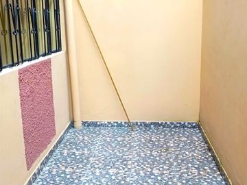🏡 Casa de 2 pisos en San Bartolo – 3 habitaciones, patio y excelente ubicación 🔑