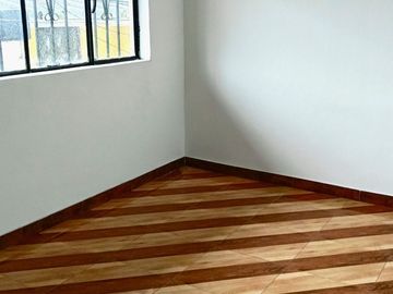 🏡 Casa de 2 pisos en San Bartolo – 3 habitaciones, patio y excelente ubicación 🔑