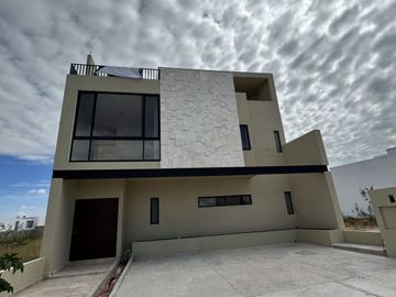 CASA EN VENTA EN VALLE DE JURIQUILLA LA RESERVA QUERETARO