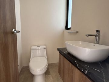 CASA EN VENTA EN VALLE DE JURIQUILLA LA RESERVA QUERETARO